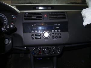 Suzuki Swift 1.3 VVT 16V Épave (2009, Noir)