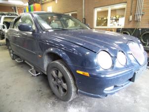 Jaguar S-type 3.0 V6 24V Samochód złomowany (2000, Niebieski)