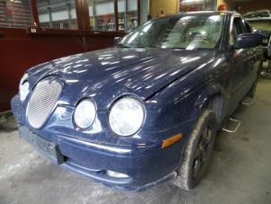Jaguar S-type 3.0 V6 24V Samochód złomowany (2000, Niebieski)