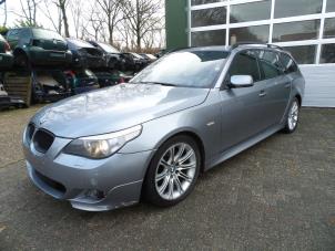 BMW 5 serie Touring 530d 24V Épave (2005, Gris)