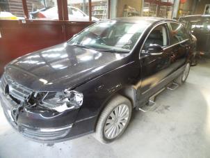 Volkswagen Passat 2.0 TDI 16V 140 Épave (2009, Noir)