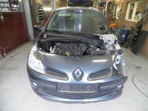 Renault Clio III 1.6 16V Épave (2007, Gris)