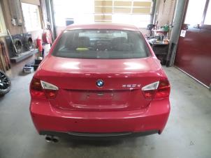 BMW 3 serie 325d 24V Épave (2007, Rouge)