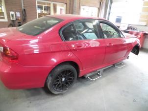 BMW 3 serie 325d 24V Épave (2007, Rouge)