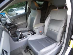 Dodge Avenger 2.0 CRD 16V Samochód złomowany (2009, Czarny)
