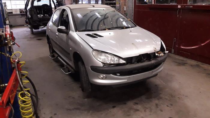 Peugeot 206 1.4 XR,XS,XT,Gentry Salvage vehicle (2003, Gray)