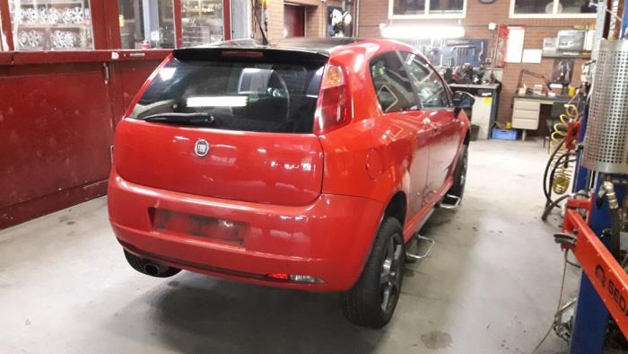 Fiat Punto Evo 1.6 JTD Multijet 16V Euro 5 DPF Salvage vehicle (2009, Red)