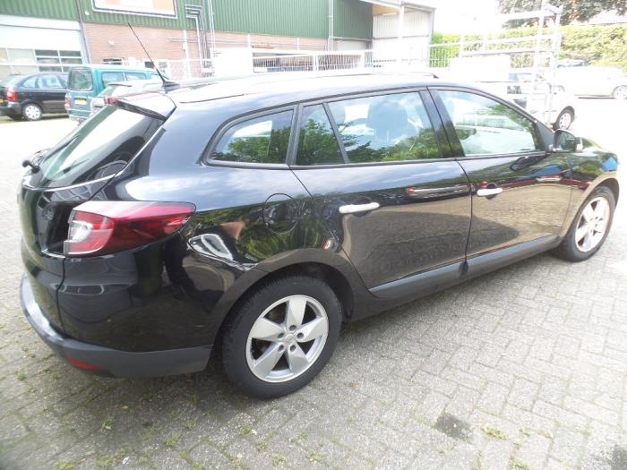Renault Megane III Grandtour 1.4 16V TCe 130 Épave (2010, Noir)