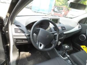 Renault Megane III Grandtour 1.4 16V TCe 130 Épave (2010, Noir)