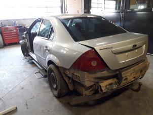 Ford Mondeo III 2.0 TDCi/TDDi 115 16V Samochód złomowany (2001, Szary)