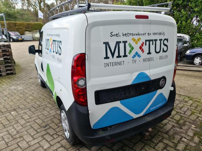 Fiat Doblo Cargo 1.3 MJ 16V DPF Euro 5 Épave (2011, Blanc)