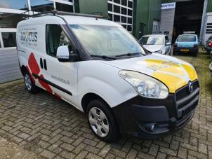 Fiat Doblo Cargo 1.3 MJ 16V DPF Euro 5 Épave (2011, Blanc)