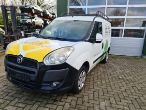 Fiat Doblo Cargo 1.3 MJ 16V DPF Euro 5 Épave (2011, Blanc)