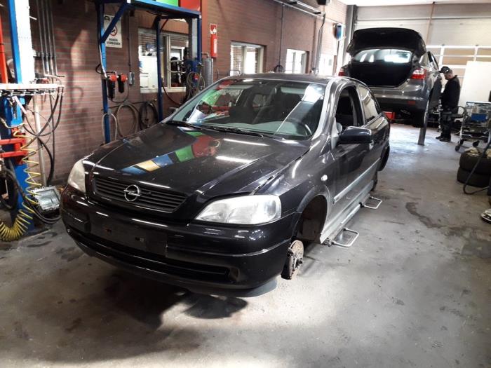 Opel Astra G 1.7 DTI 16V Eco4 Skrotfordon (2002, ZWART)
