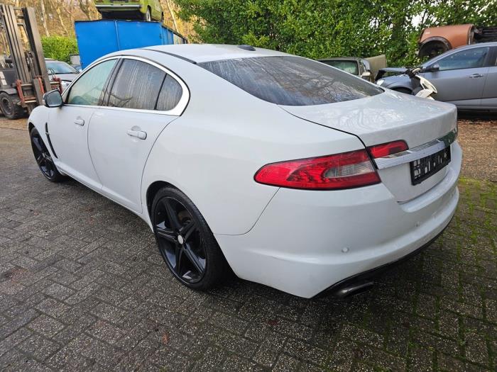 Jaguar XF 2.7 D V6 24V Épave (2008, Blanc)