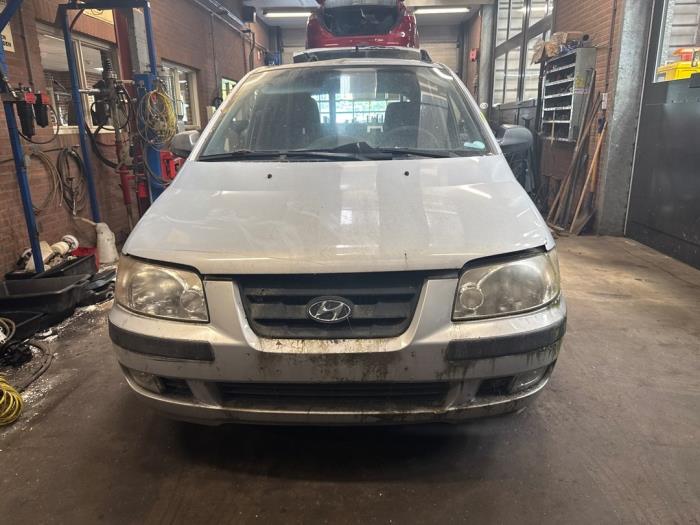 Hyundai Matrix 1.6 16V Salvage vehicle (2005, Silver grey)