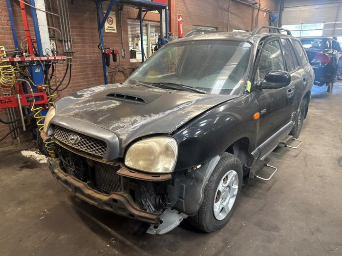 Hyundai Santa Fe I 2.0 CRDi 16V 4x2 Salvage vehicle (2002, Black)