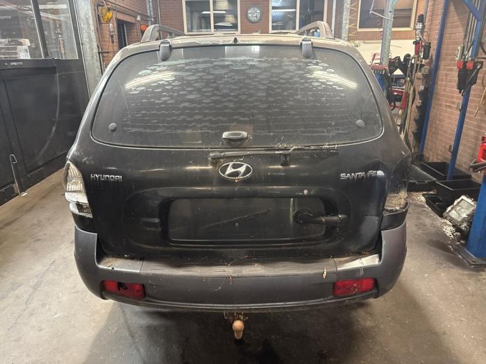 Hyundai Santa Fe I 2.0 CRDi 16V 4x2 Salvage vehicle (2002, Black)