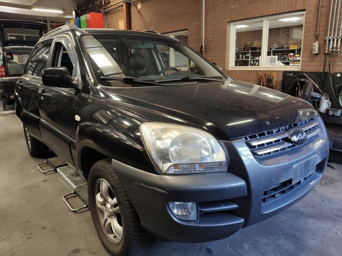 Kia Sportage 2.0 CVVT 16V 4x2 Salvage vehicle (2007, Black)