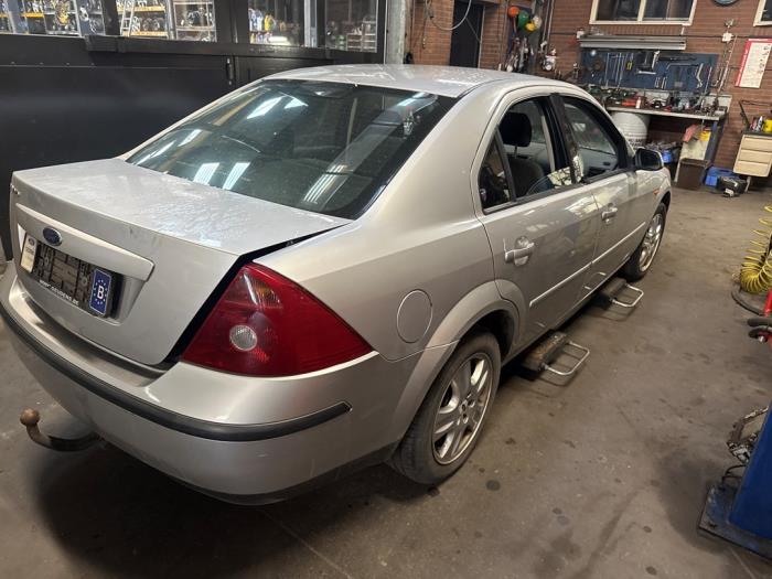 Ford Mondeo III 2.0 TDCi/TDDi 115 16V Schrottauto (2002, Grau)