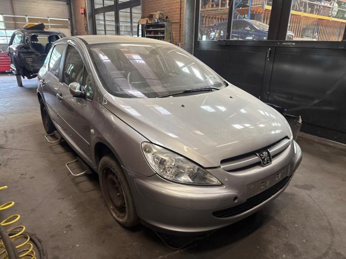 Peugeot 307 1.6 HDiF 16V Épave (2005, Gris)