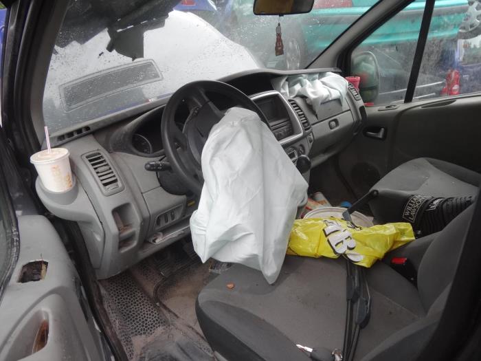 Renault Trafic New 2.0 dCi 16V 115 Vehículo de desguace (2011)