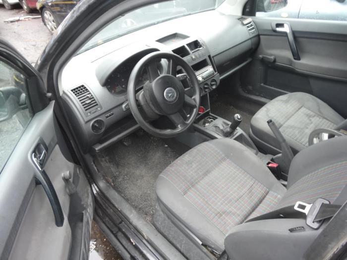 Volkswagen Polo IV 1.4 TDI 70 Skrotfordon (2005, ZWART)
