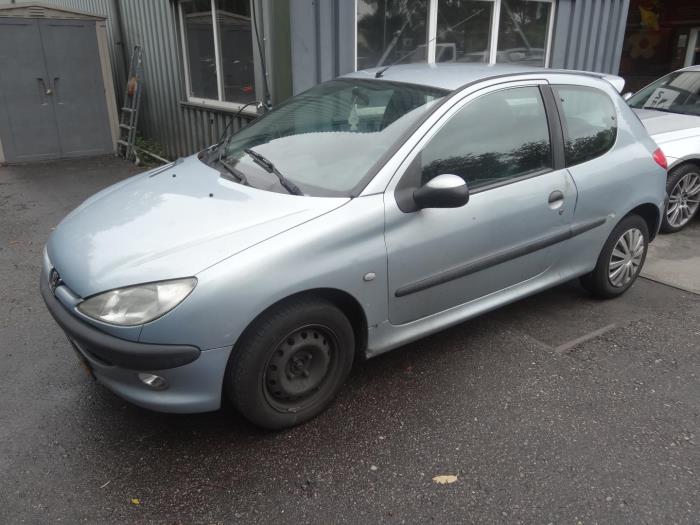 Peugeot 206 1.6 XS,XT  (Rozbiórka)