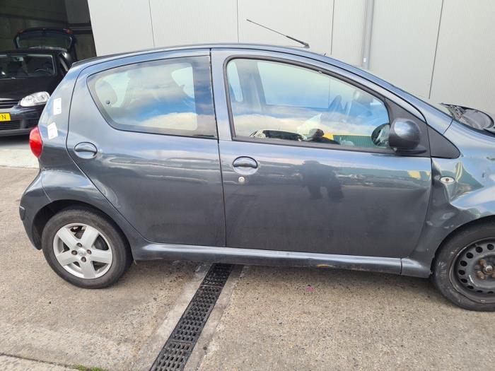 Toyota Aygo 1.0 12V VVT-i Salvage vehicle (2006, Gray)