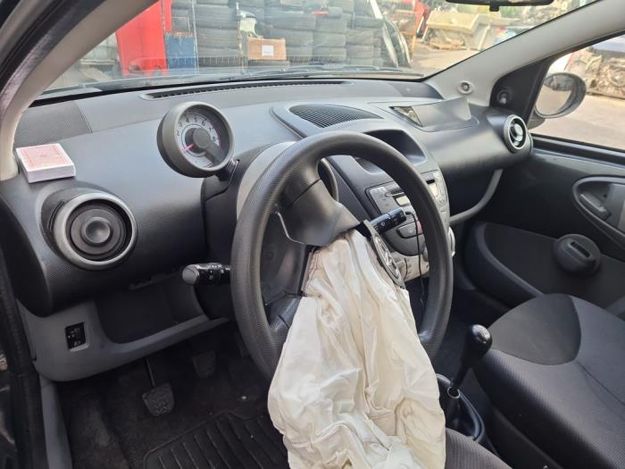 Toyota Aygo 1.0 12V VVT-i Salvage vehicle (2006, Gray)