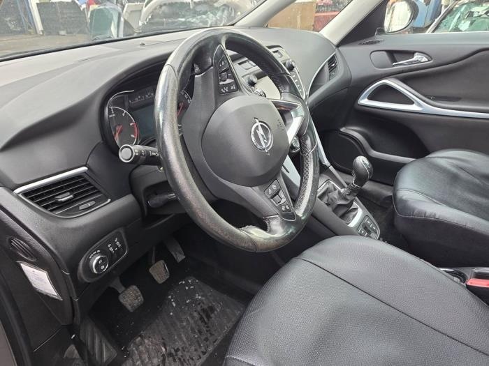 Opel Zafira Tourer 1.6 CDTI 16V ecoFLEX 134 Samochód złomowany (2017, Szary)