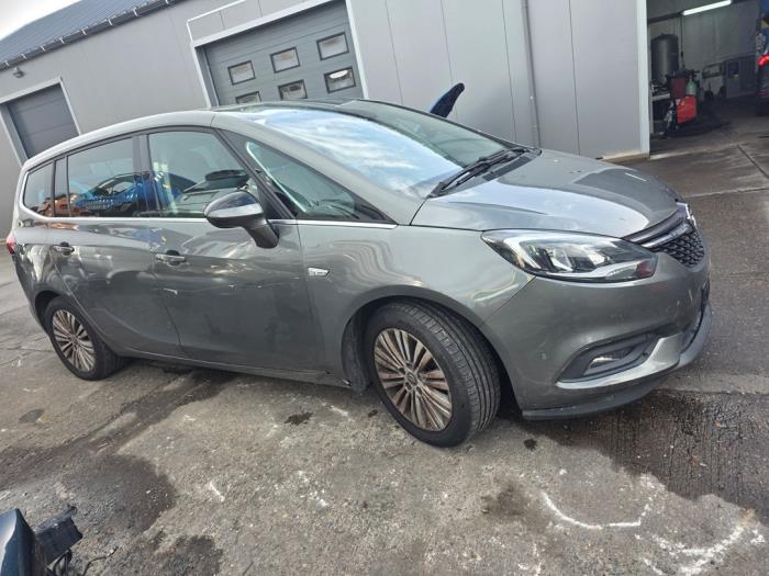 Opel Zafira Tourer 1.6 CDTI 16V ecoFLEX 134 Samochód złomowany (2017, Szary)