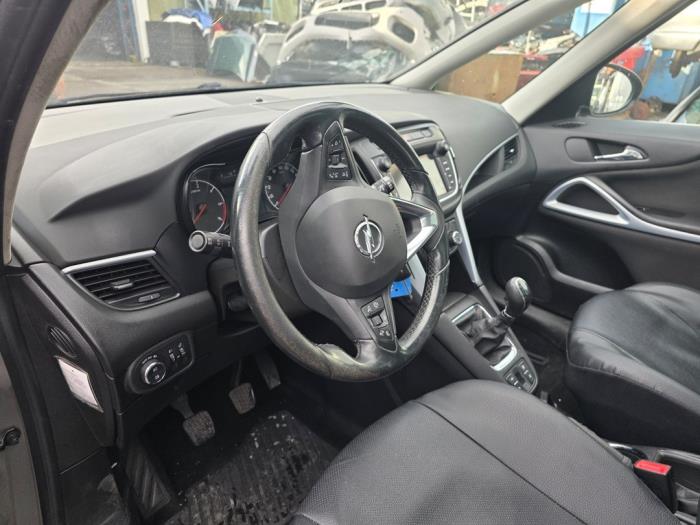 Opel Zafira Tourer 1.6 CDTI 16V ecoFLEX 134 Samochód złomowany (2017, Szary)