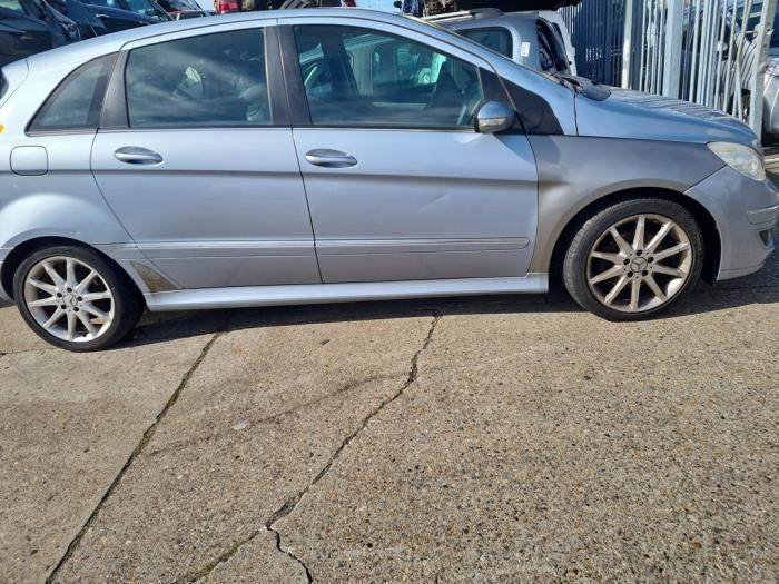 Mercedes B-Klasse Schrottauto (2006, Hell, Blau)