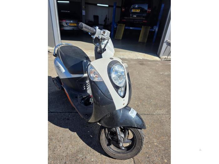 Sym Mio Scooter (Épave, 2011)