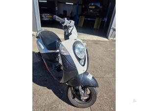 Sym Mio Scooter (Épave, 2011)