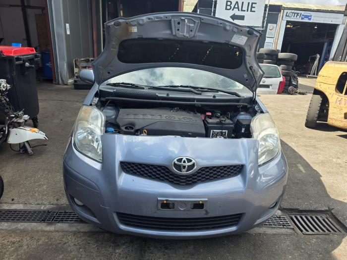 Toyota Yaris II 1.33 16V Dual VVT-I  (Épave)