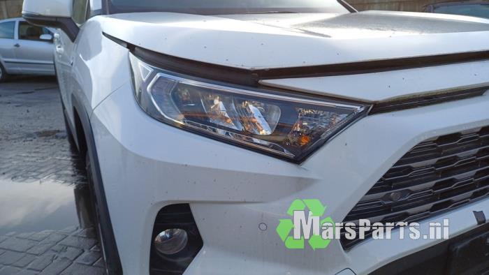 Toyota RAV4 2.5 Hybrid 16V Samochód złomowany (2019, Bialy)