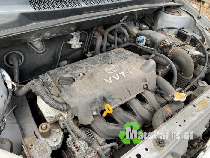Toyota Yaris 1.3 16V VVT-i Salvage vehicle (2002, Gray)