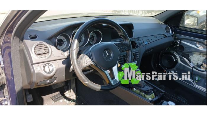 Mercedes C Estate 1.6 C-180 16V BlueEfficiency Vehículo de desguace (2014, Azul)