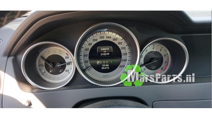 Mercedes C Estate 1.6 C-180 16V BlueEfficiency Vehículo de desguace (2014, Azul)