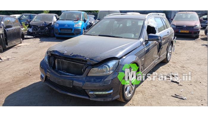 Mercedes C Estate 1.6 C-180 16V BlueEfficiency Vehículo de desguace (2014, Azul)