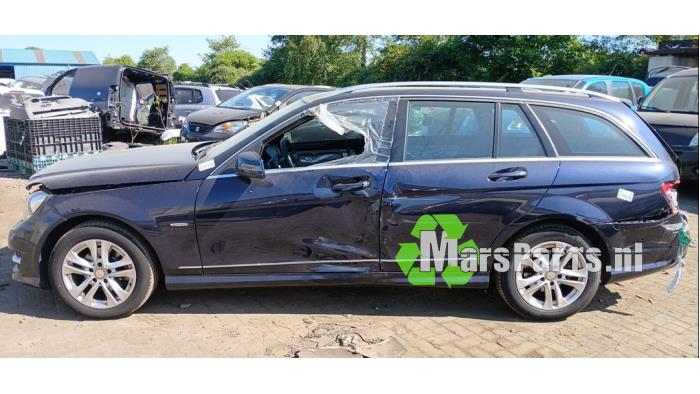 Mercedes C Estate 1.6 C-180 16V BlueEfficiency Vehículo de desguace (2014, Azul)