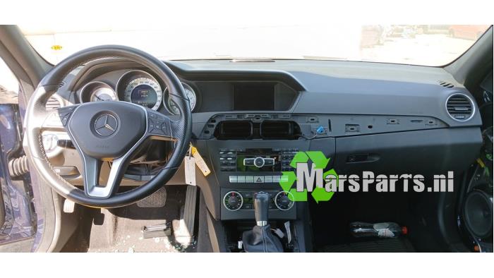 Mercedes C Estate 1.6 C-180 16V BlueEfficiency Vehículo de desguace (2014, Azul)