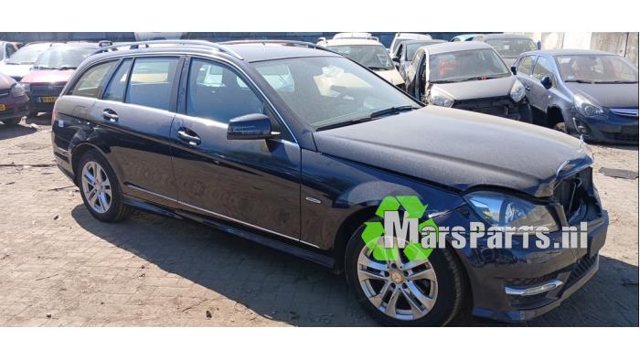 Mercedes C Estate 1.6 C-180 16V BlueEfficiency Vehículo de desguace (2014, Azul)
