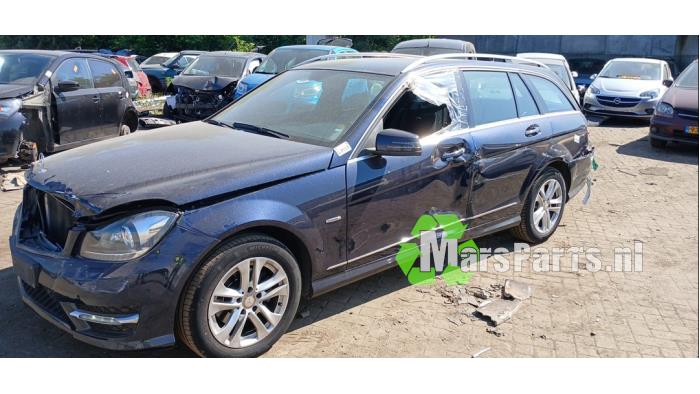 Mercedes C Estate 1.6 C-180 16V BlueEfficiency Vehículo de desguace (2014, Azul)