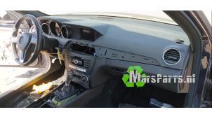 Mercedes C Estate 1.6 C-180 16V BlueEfficiency Vehículo de desguace (2014, Azul)