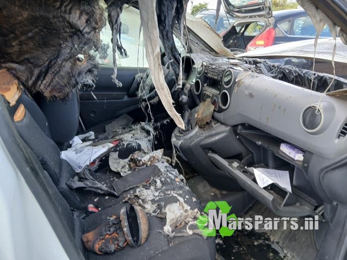 Citroen Berlingo 1.6 Hdi 16V 90 Samochód złomowany (2010, Granit)