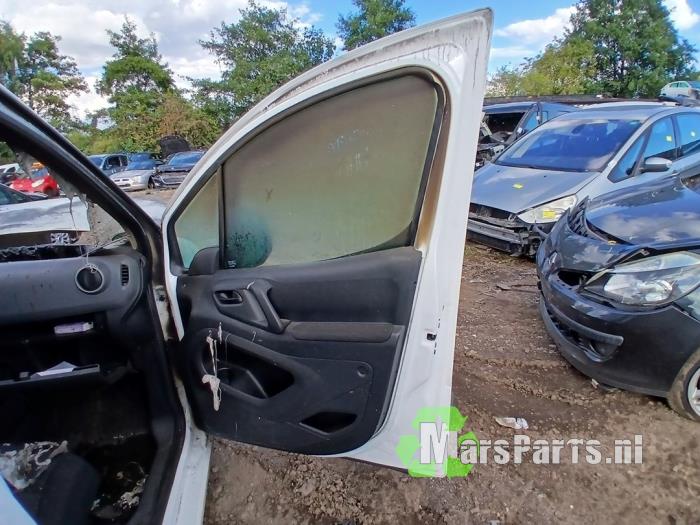 Citroen Berlingo 1.6 Hdi 16V 90 Samochód złomowany (2010, Granit)