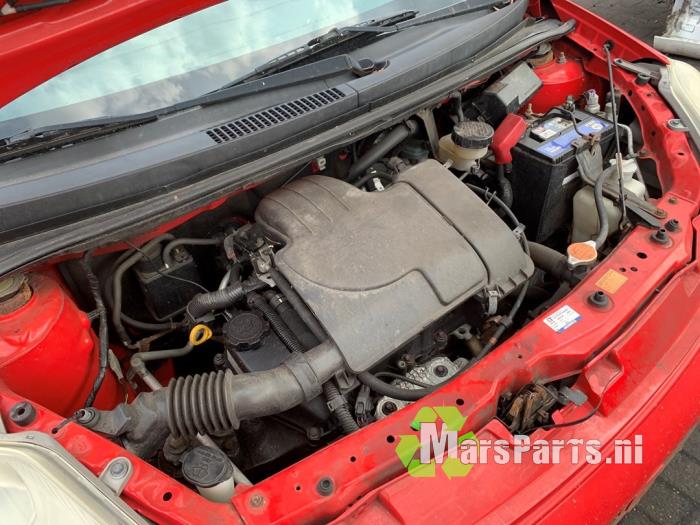 Daihatsu Sirion 2 1.0 12V DVVT Skrotfordon (2007, ROOD)